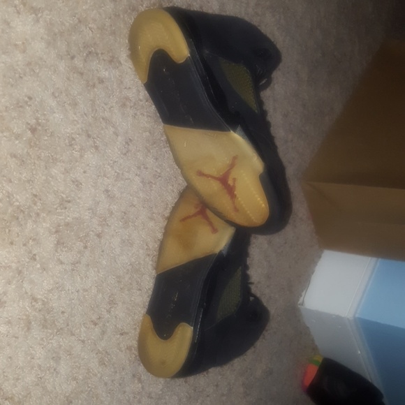 Sold Jordan 5s Black & silver - Picture 3 of 5